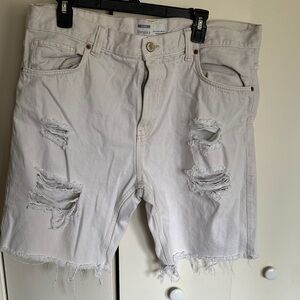 Bershka Men's Light Gray Distressed Jean Shorts